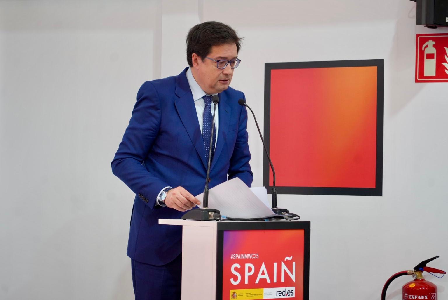 El ministro para la Transformación Digital y de la Función Pública, Óscar López, ha anunciado que el Gobierno de España entrará en el accionariado de la empresa española Multiverse Computing, con una coinversión de 67 millones de euros. La operación se llevará a cabo a través de la Sociedad Española de Transformación Tecnológica (SETT).