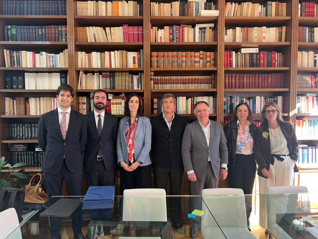 Firma con Zubi Capital